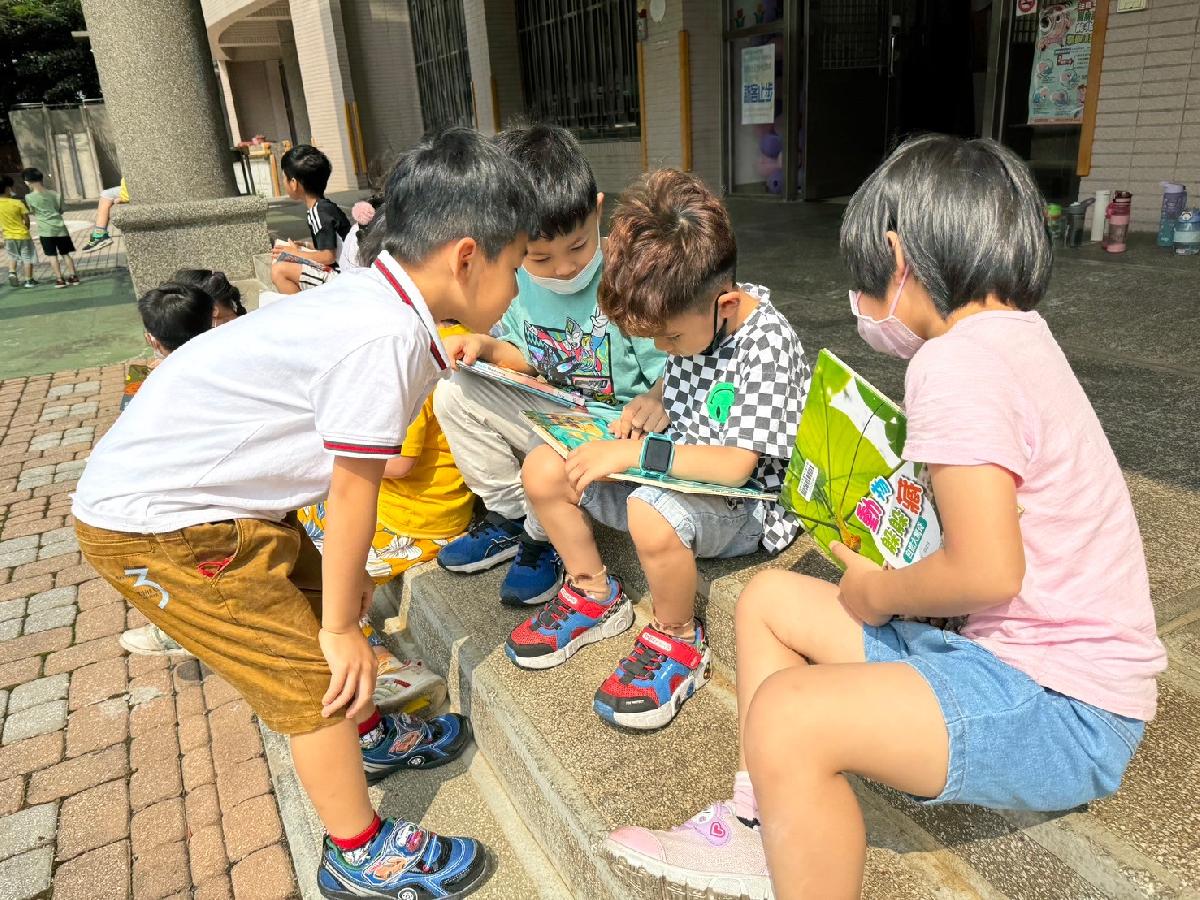 112-2【閱讀一起來】崙坪分班-行動書車(2024/05/03) 112-2【閱讀一起來】崙坪分班-行動書車(2024/05/03)