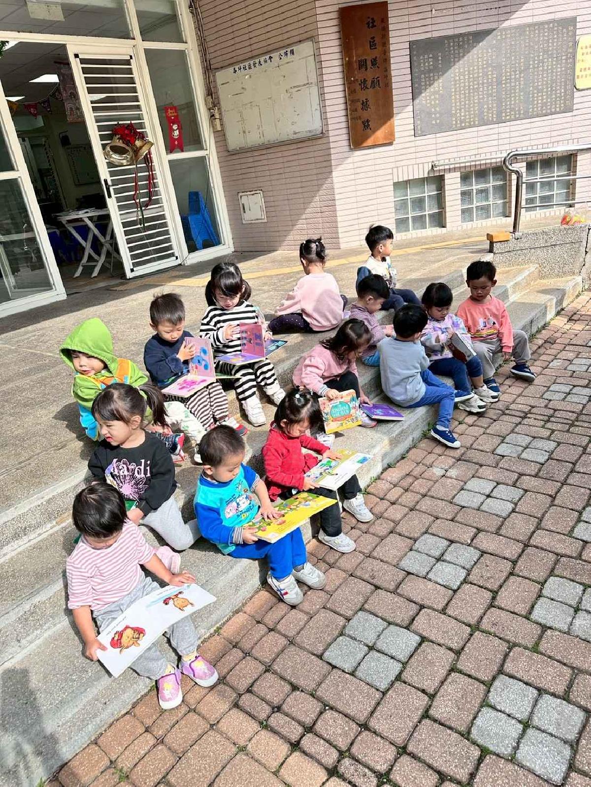 line_album_114-1崙坪行動書車2025125_251208_29