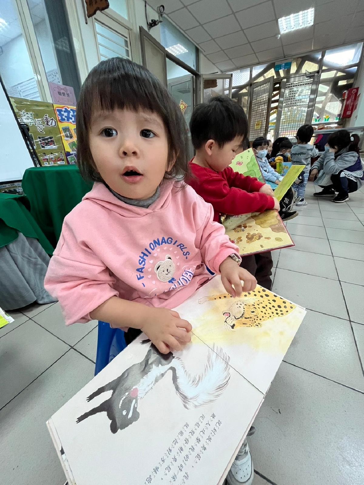 112-2【閱讀一起來】崙坪分班-行動書車(2024/03/08) 112-2【閱讀一起來】崙坪分班-行動書車(2024/03/08)